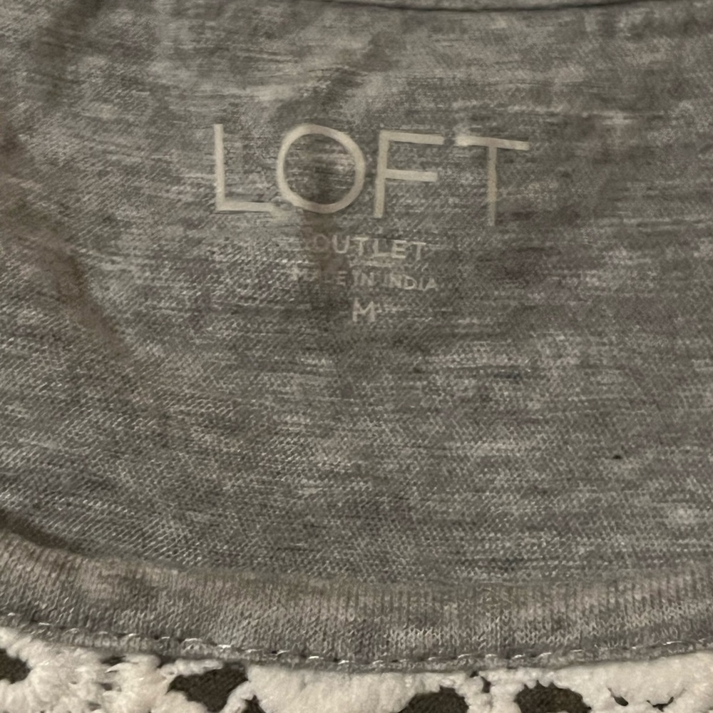Loft grey tank with lace trim - Picture 3 of 5
